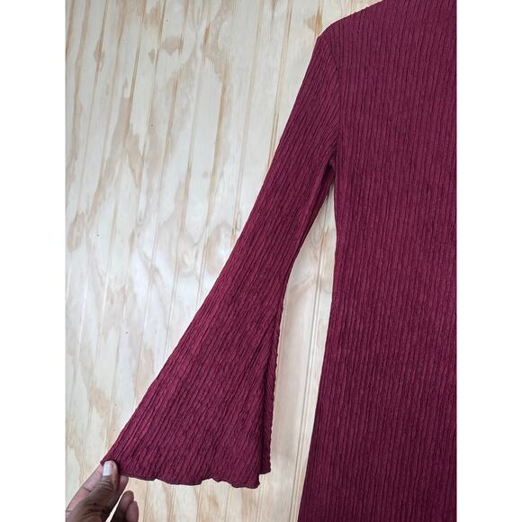 Burgundy Crinkle Maxi Dress Mermaid Fit & Flare Bell Sleeve Size M/L Whimsigoth - Picture 3 of 5